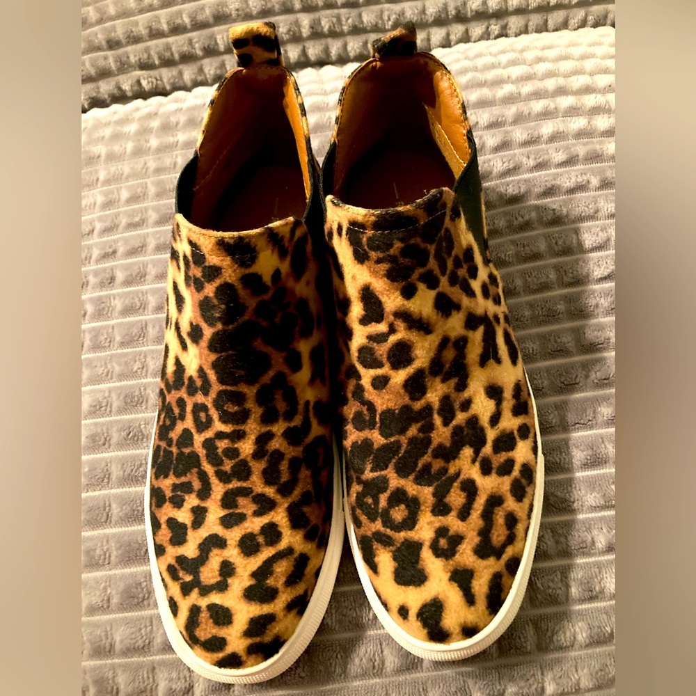 Original Report leopard sneaker 8 1/2 EUC